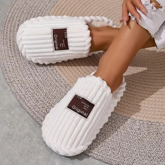 Cute Autumn And Winter Slipper - Picture 2 of 3